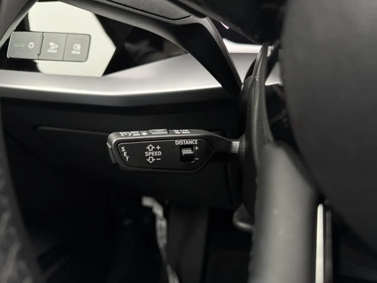 30 1.0TFSI 110PK S-line Stoelverwarming | Adaptieve cruise | Parkeersensoren | Apple Carplay/Android Auto