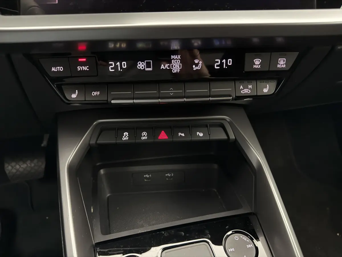 30 1.0TFSI 110PK S-line Stoelverwarming | Adaptieve cruise | Parkeersensoren | Apple Carplay/Android Auto