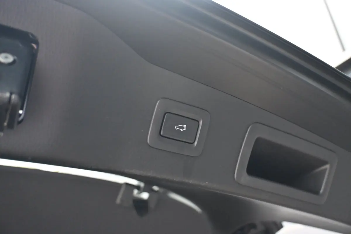 2.0 SkyActiv-G 165 Homura | Alcantara | 360 Camera | HUD | Dodehoekdetectie | Elektr. Stoelen | Stoelverwarming | !!