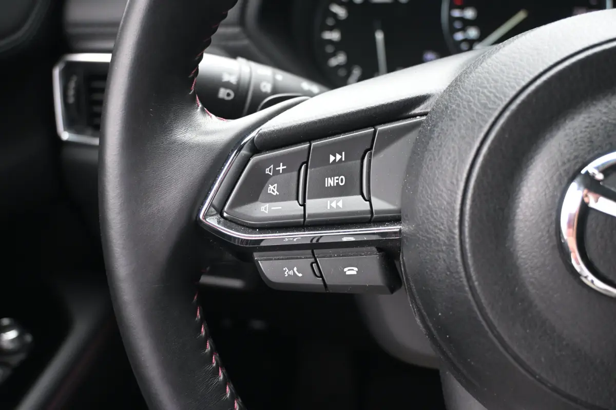 2.0 SkyActiv-G 165 Homura | Alcantara | 360 Camera | HUD | Dodehoekdetectie | Elektr. Stoelen | Stoelverwarming | !!
