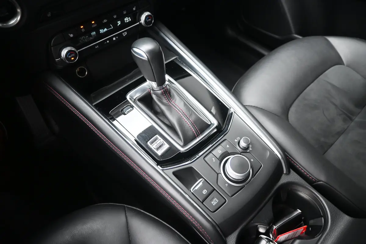 2.0 SkyActiv-G 165 Homura | Alcantara | 360 Camera | HUD | Dodehoekdetectie | Elektr. Stoelen | Stoelverwarming | !!