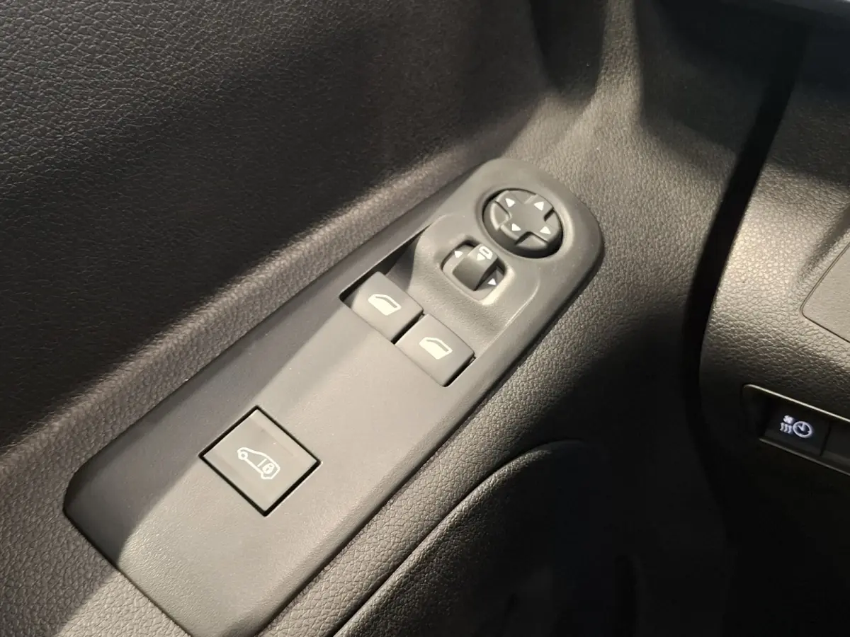 Comfort 50 kWh | Android/Apple Carplay | Achteruitrijcamera | Cruise Control | Airco | PDC Achter |