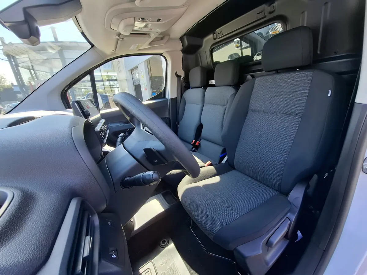 Comfort 50 kWh | Android/Apple Carplay | Achteruitrijcamera | Cruise Control | Airco | PDC Achter |