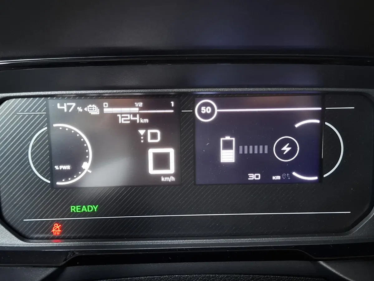 Comfort 50 kWh | Android/Apple Carplay | Achteruitrijcamera | Cruise Control | Airco | PDC Achter |