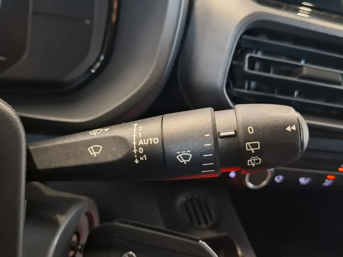 Comfort 50 kWh | Android/Apple Carplay | Achteruitrijcamera | Cruise Control | Airco | PDC Achter |