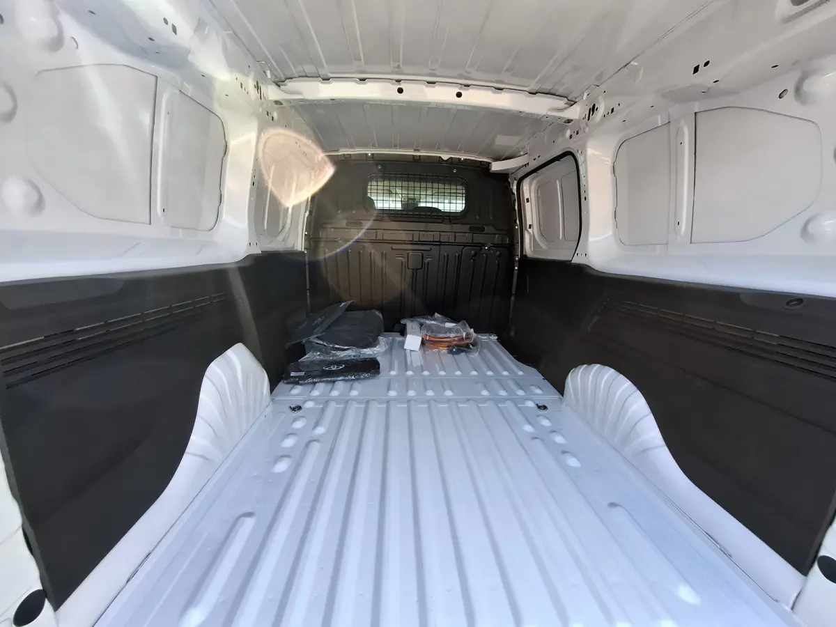 Comfort 50 kWh | Android/Apple Carplay | Achteruitrijcamera | Cruise Control | Airco | PDC Achter |