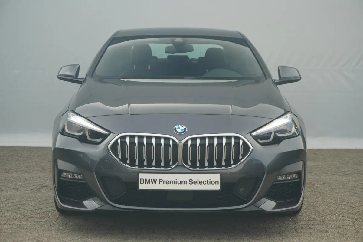 218i Executive M Sport | Elektrisch verwarmde voorstoelen | Cruise control | M Sport Steering