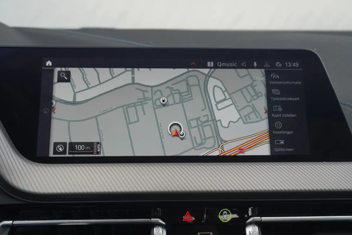 218i Executive M Sport | Elektrisch verwarmde voorstoelen | Cruise control | M Sport Steering