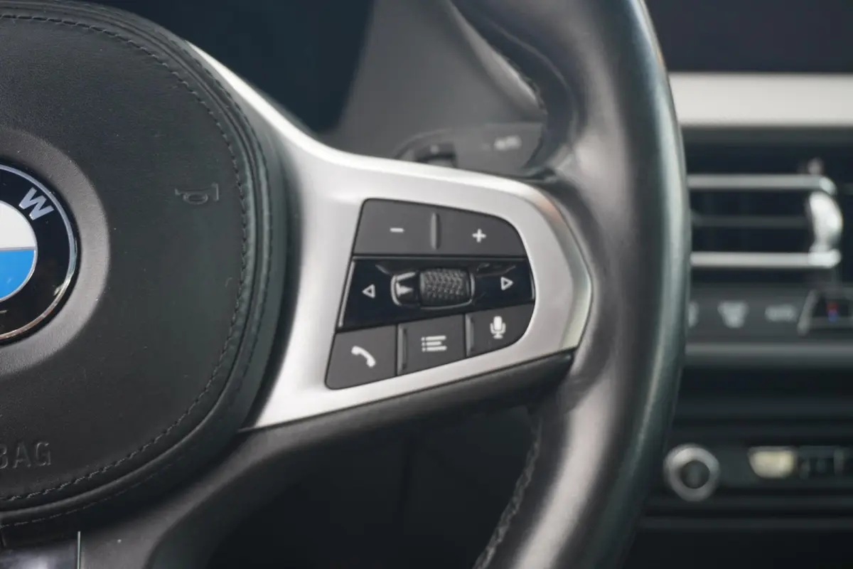 218i Executive M Sport | Elektrisch verwarmde voorstoelen | Cruise control | M Sport Steering