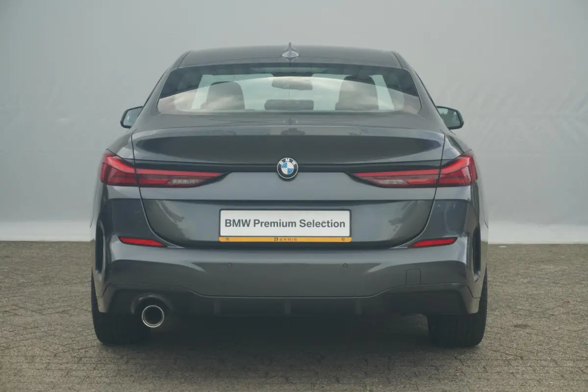218i Executive M Sport | Elektrisch verwarmde voorstoelen | Cruise control | M Sport Steering