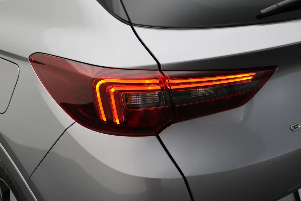 1.6 Turbo Plug-In Hybrid Elegance Virtual Cockpit, ACC, Camera, Apple Carplay, DAB, Climate, LED, Rijstrooksensor, 18''