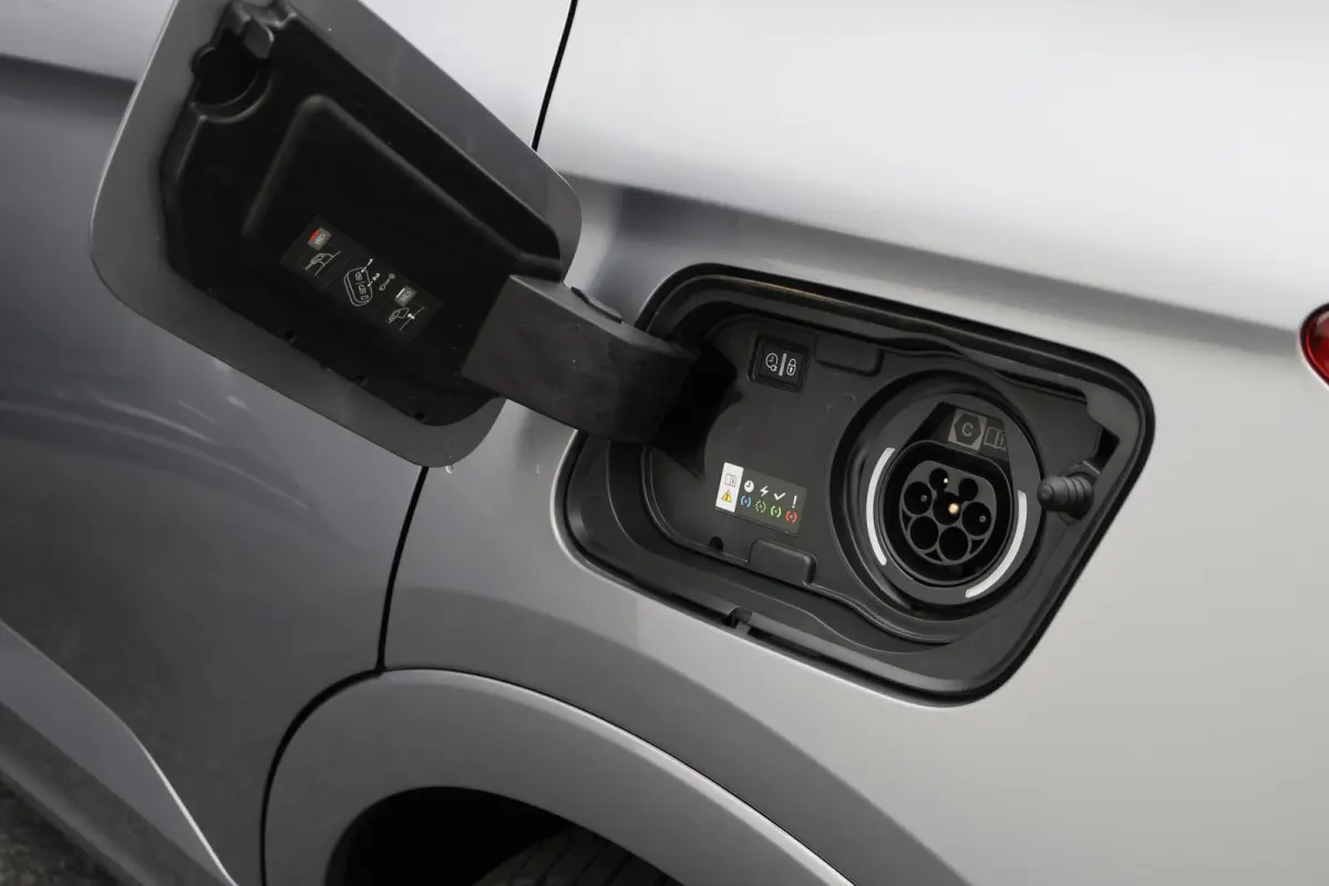 1.6 Turbo Plug-In Hybrid Elegance Virtual Cockpit, ACC, Camera, Apple Carplay, DAB, Climate, LED, Rijstrooksensor, 18''