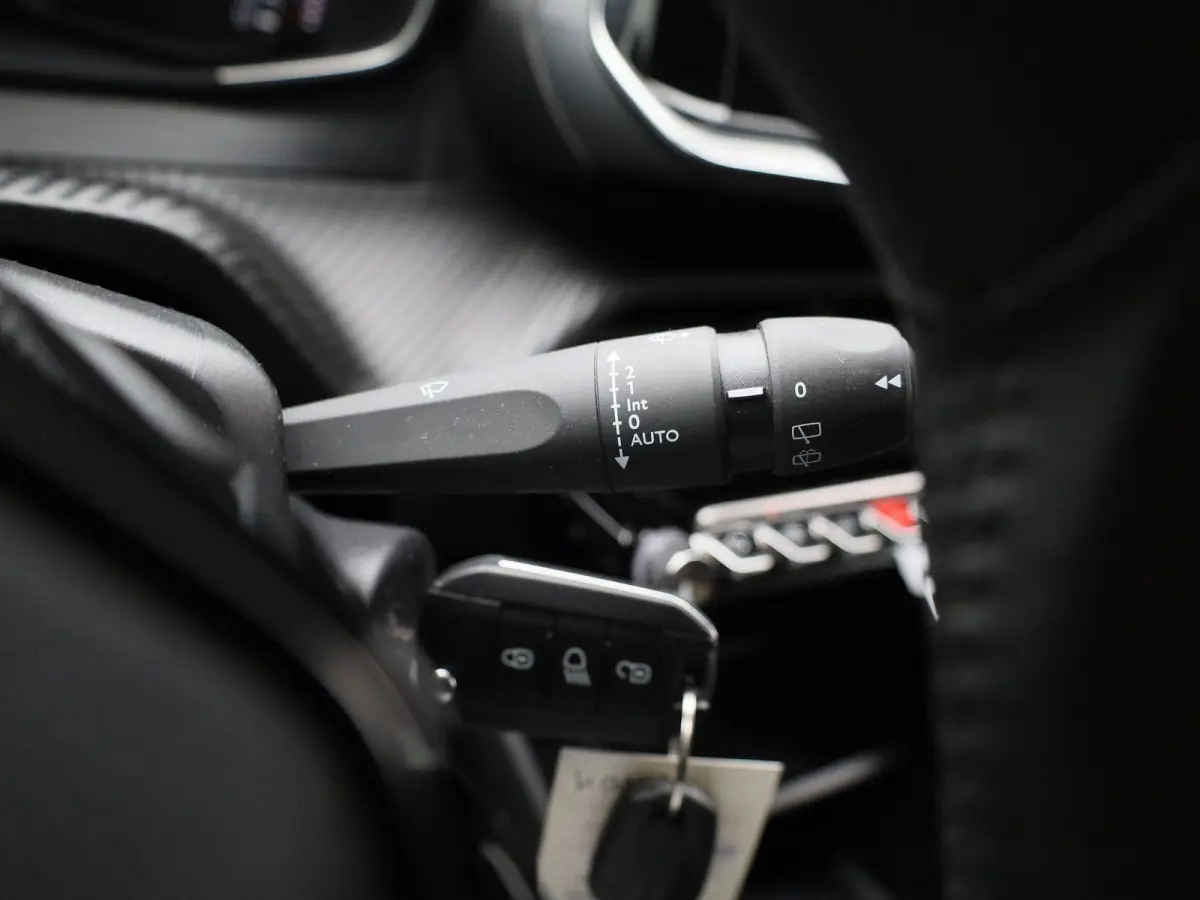 1.2 PureTech Active | Apple Carplay / Android Auto | Cruise Control | Achteruitrijcamera | Parkeersensoren |