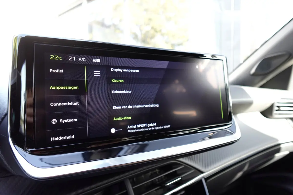 1.2 Hybrid 136 GT PANO KEYLESS 360