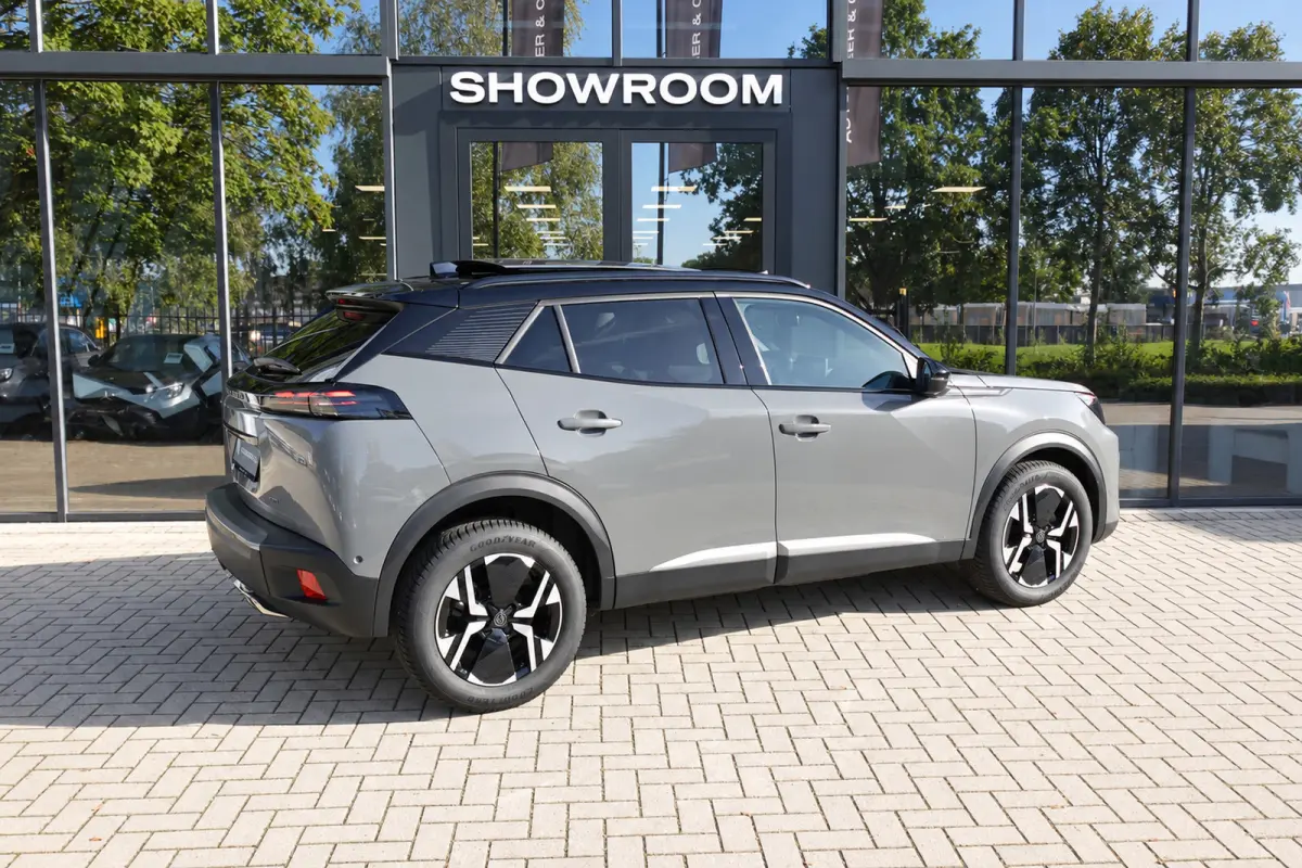 1.2 Hybrid 136 GT PANO KEYLESS 360
