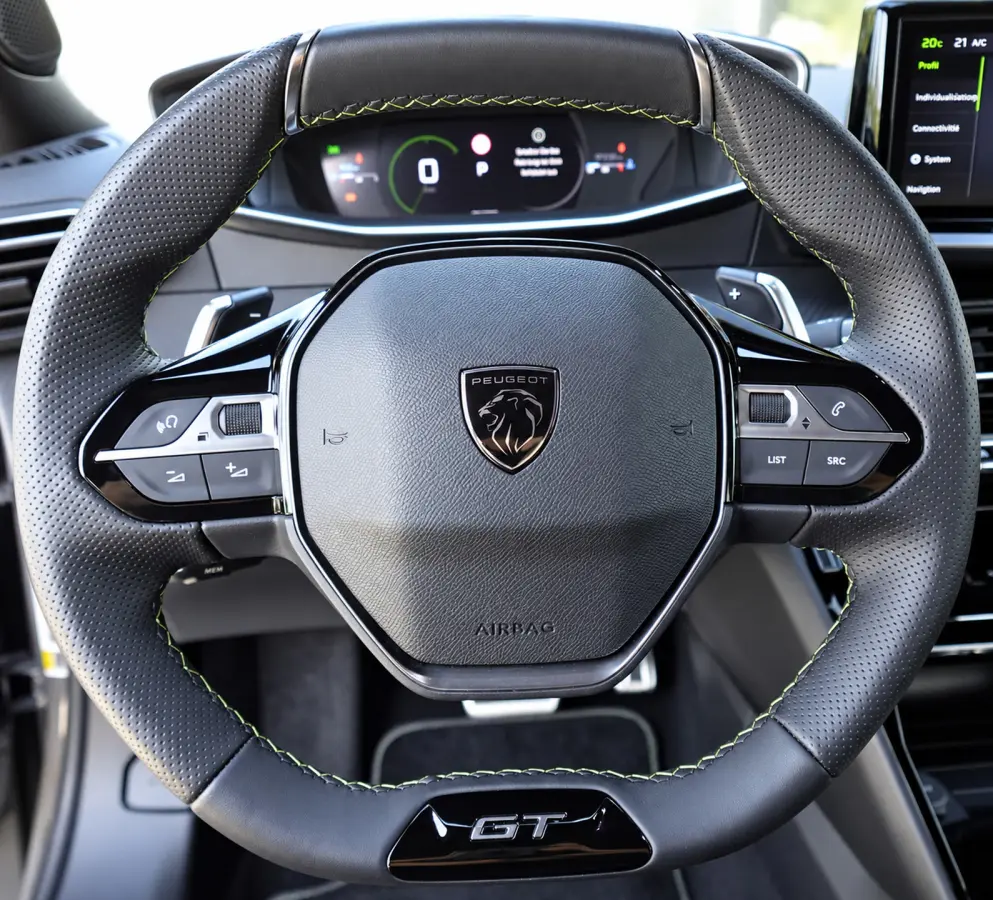 1.2 Hybrid 136 GT PANO KEYLESS 360