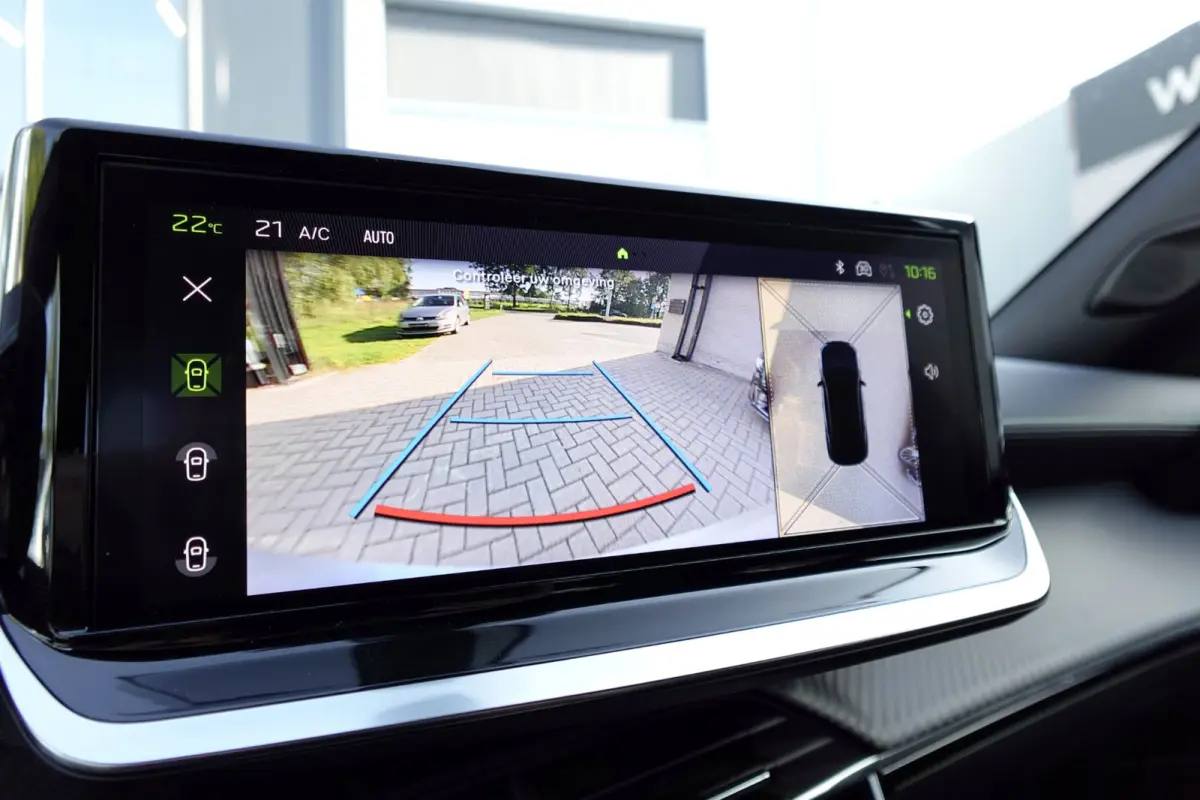 1.2 Hybrid 136 GT PANO KEYLESS 360