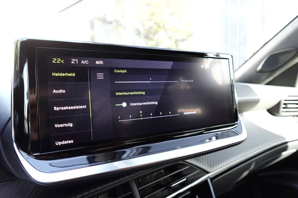 1.2 Hybrid 136 GT PANO KEYLESS 360