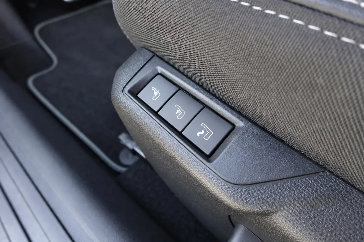 1.2 Hybrid 136 GT PANO KEYLESS 360