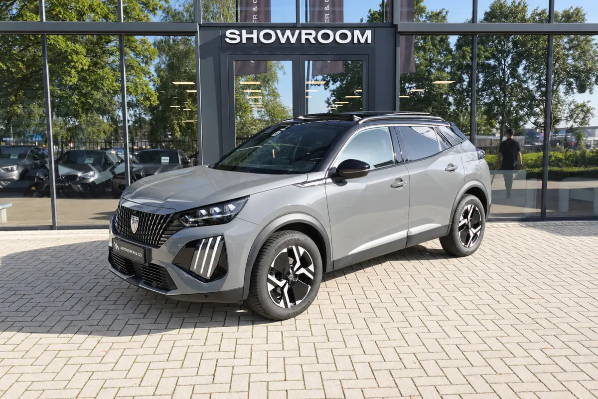1.2 Hybrid 136 GT PANO KEYLESS 360