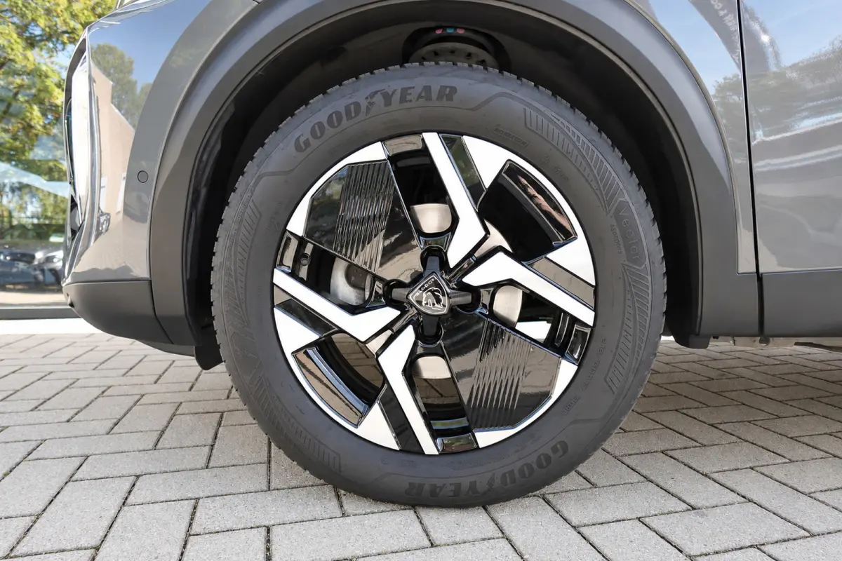 1.2 Hybrid 136 GT PANO KEYLESS 360