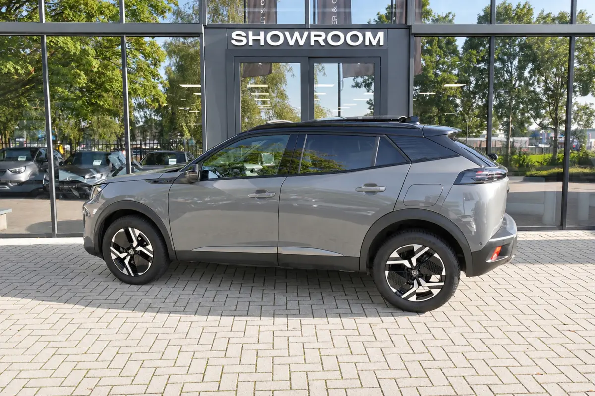 1.2 Hybrid 136 GT PANO KEYLESS 360