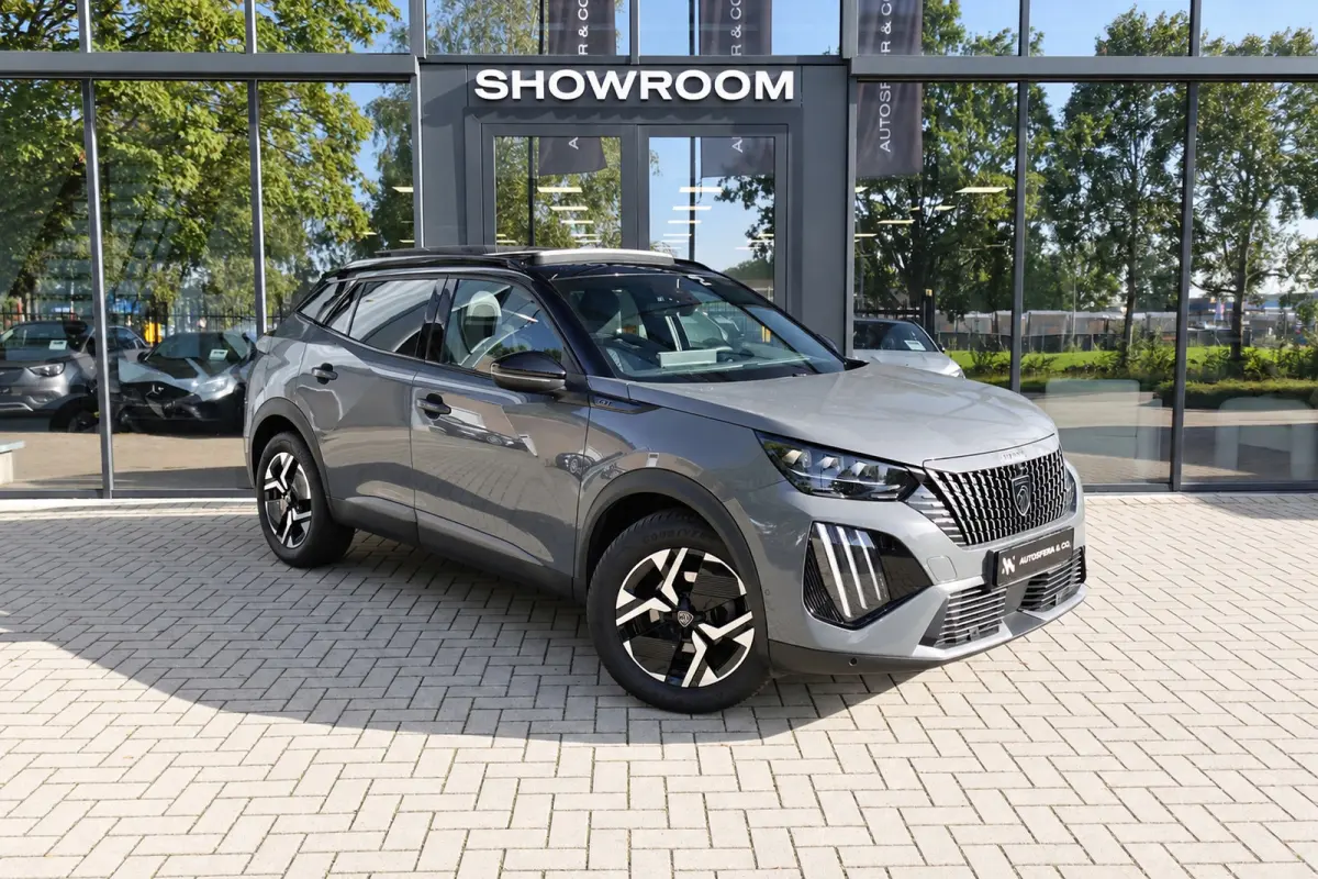 1.2 Hybrid 136 GT PANO KEYLESS 360