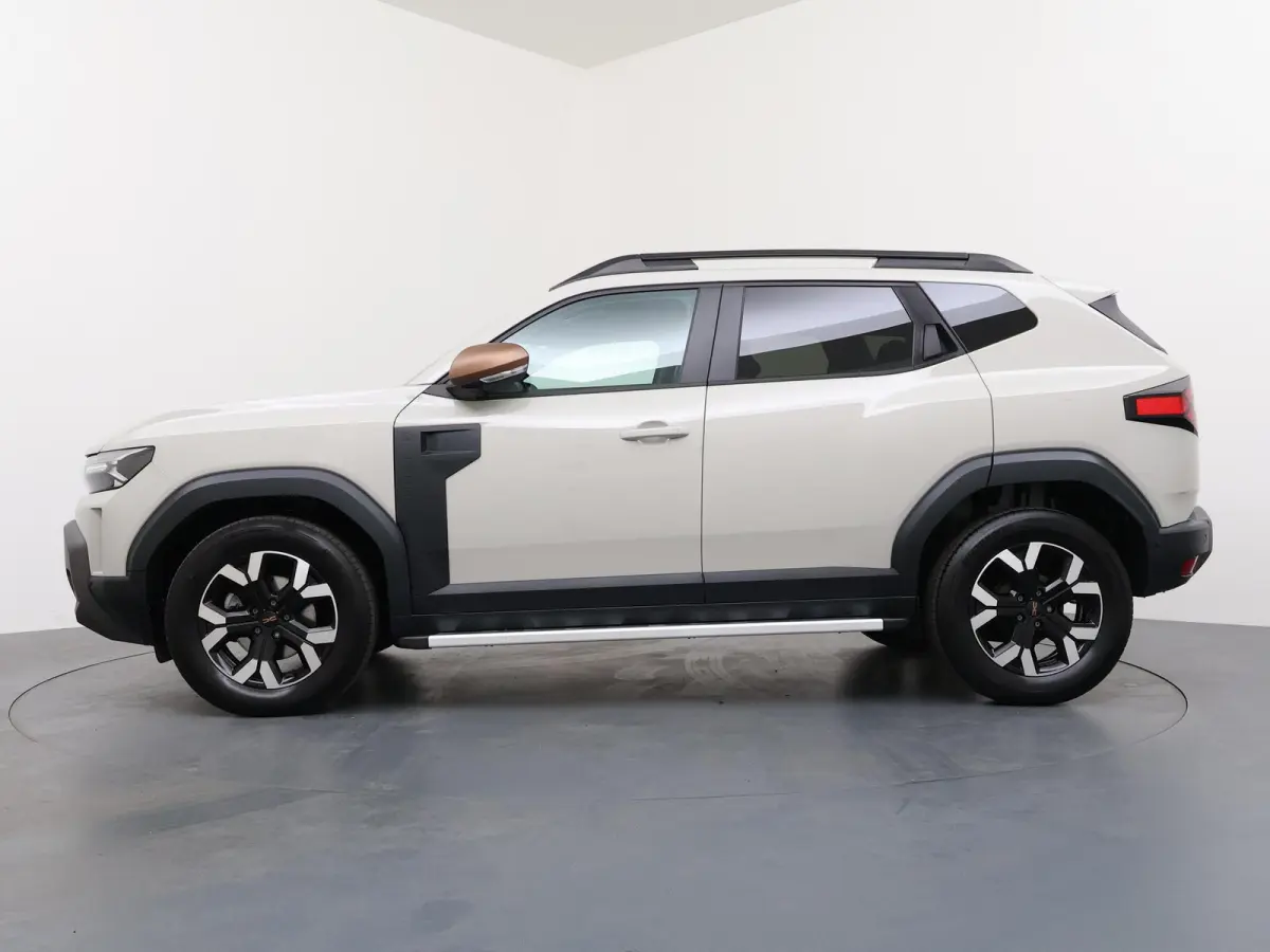1.6 Hybrid 140 Extreme | Apple Carplay/Android Auto | 360 Camera | Sidesteps |