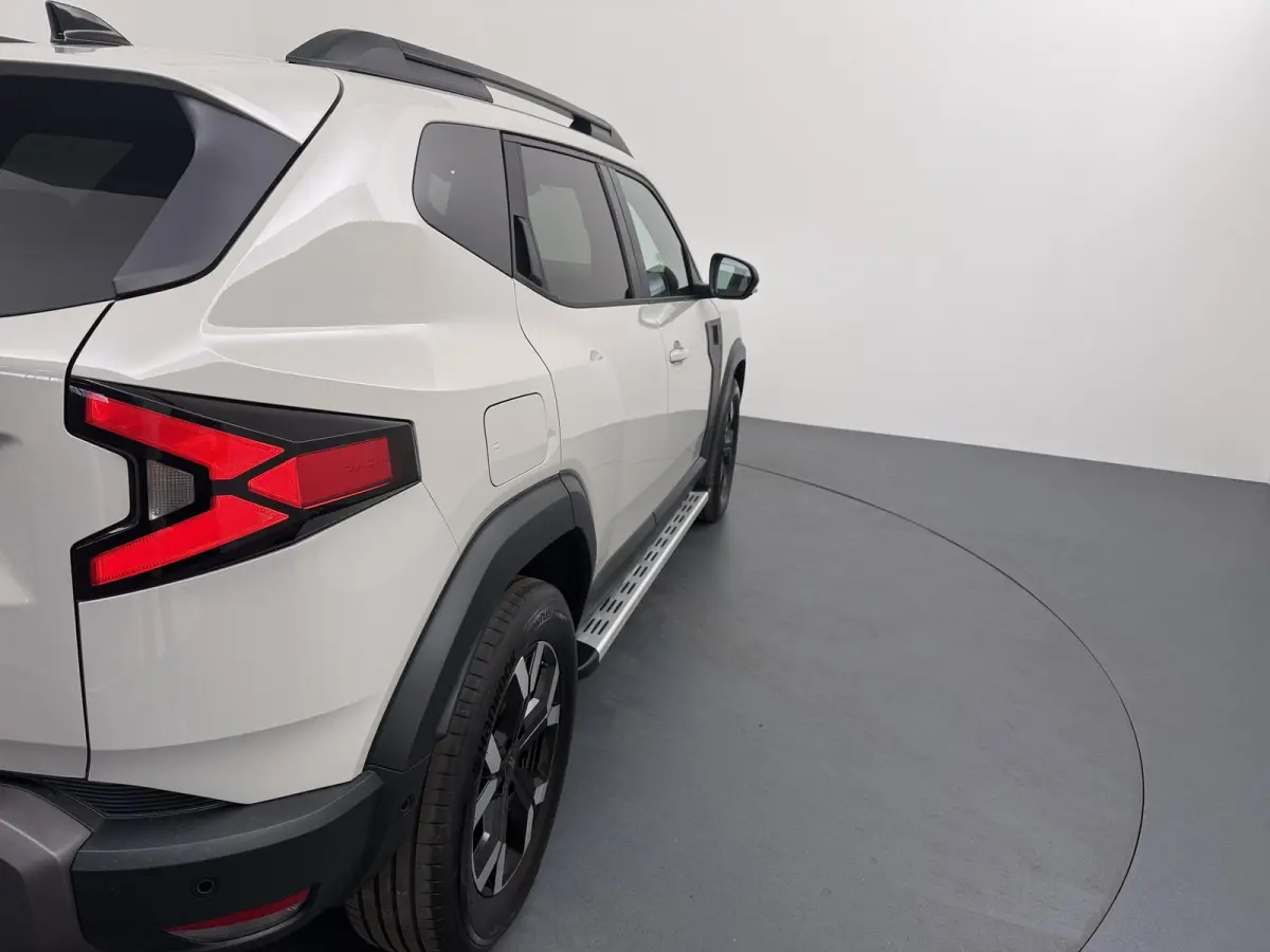 1.6 Hybrid 140 Extreme | Apple Carplay/Android Auto | 360 Camera | Sidesteps |
