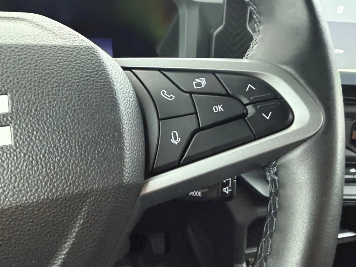 1.6 Hybrid 140 Extreme | Apple Carplay/Android Auto | 360 Camera | Sidesteps |