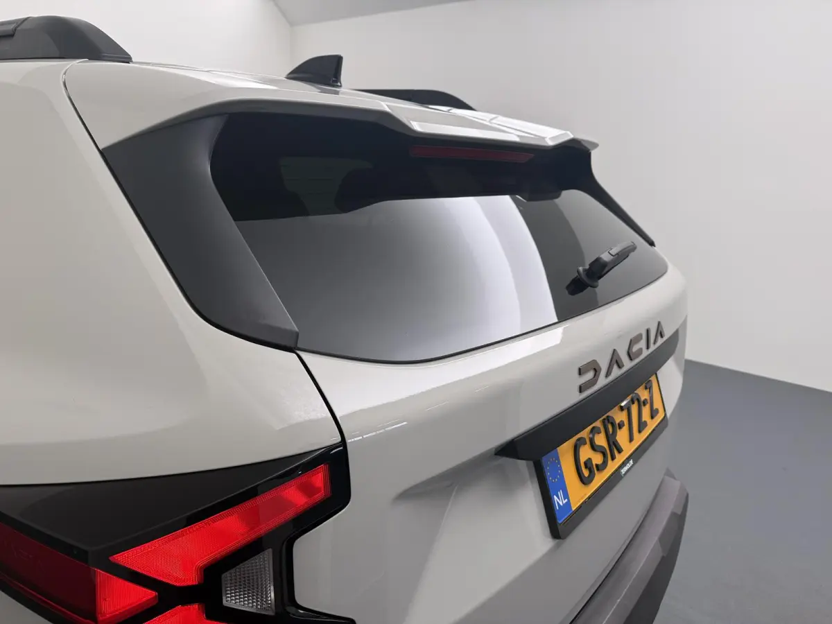 1.6 Hybrid 140 Extreme | Apple Carplay/Android Auto | 360 Camera | Sidesteps |