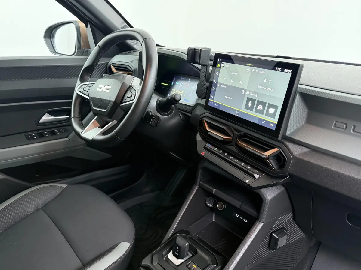 1.6 Hybrid 140 Extreme | Apple Carplay/Android Auto | 360 Camera | Sidesteps |