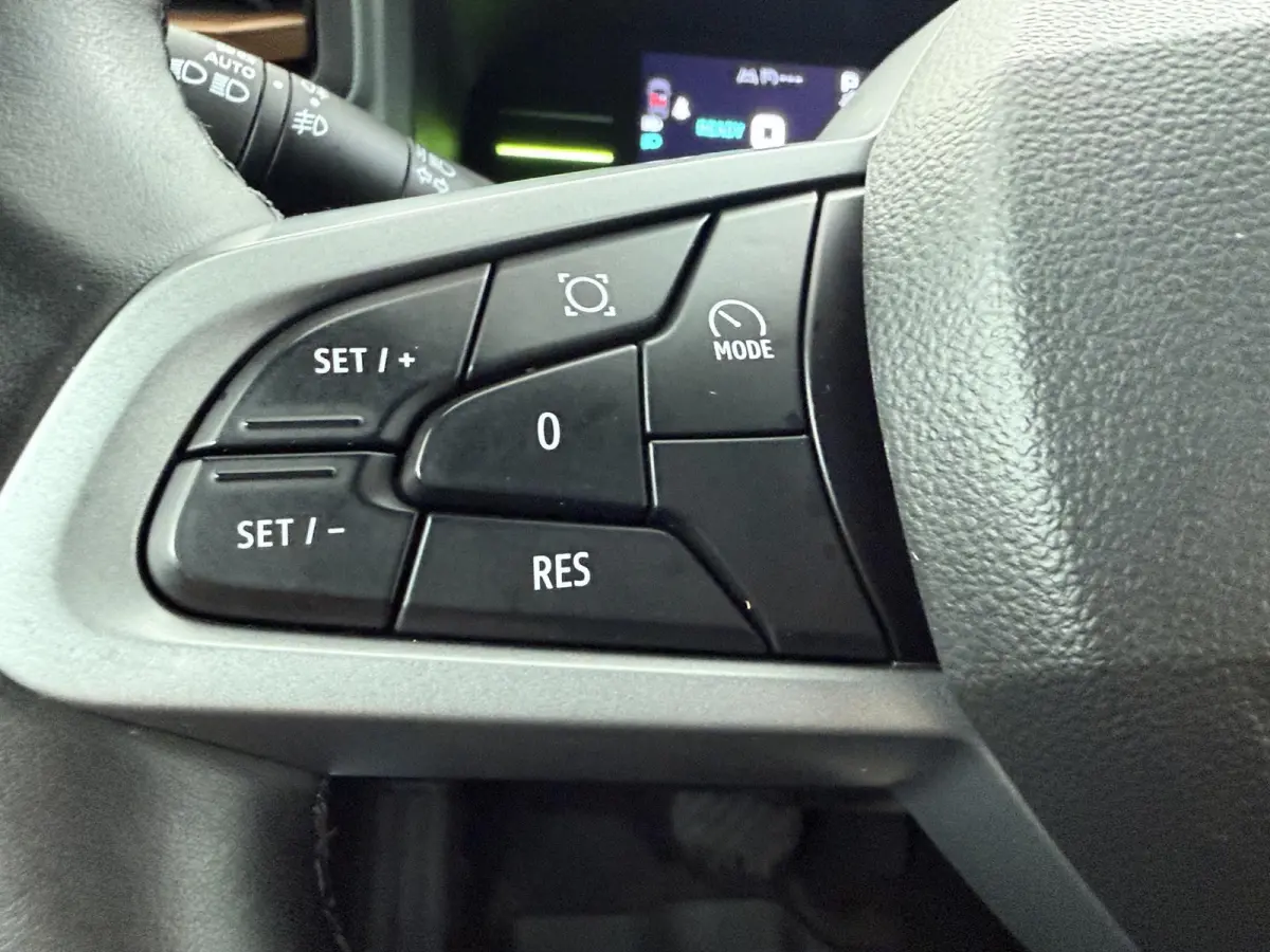 1.6 Hybrid 140 Extreme | Apple Carplay/Android Auto | 360 Camera | Sidesteps |