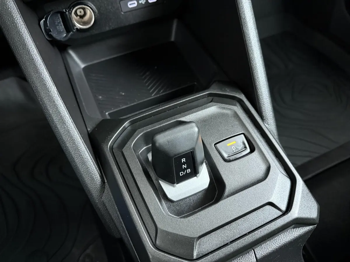 1.6 Hybrid 140 Extreme | Apple Carplay/Android Auto | 360 Camera | Sidesteps |