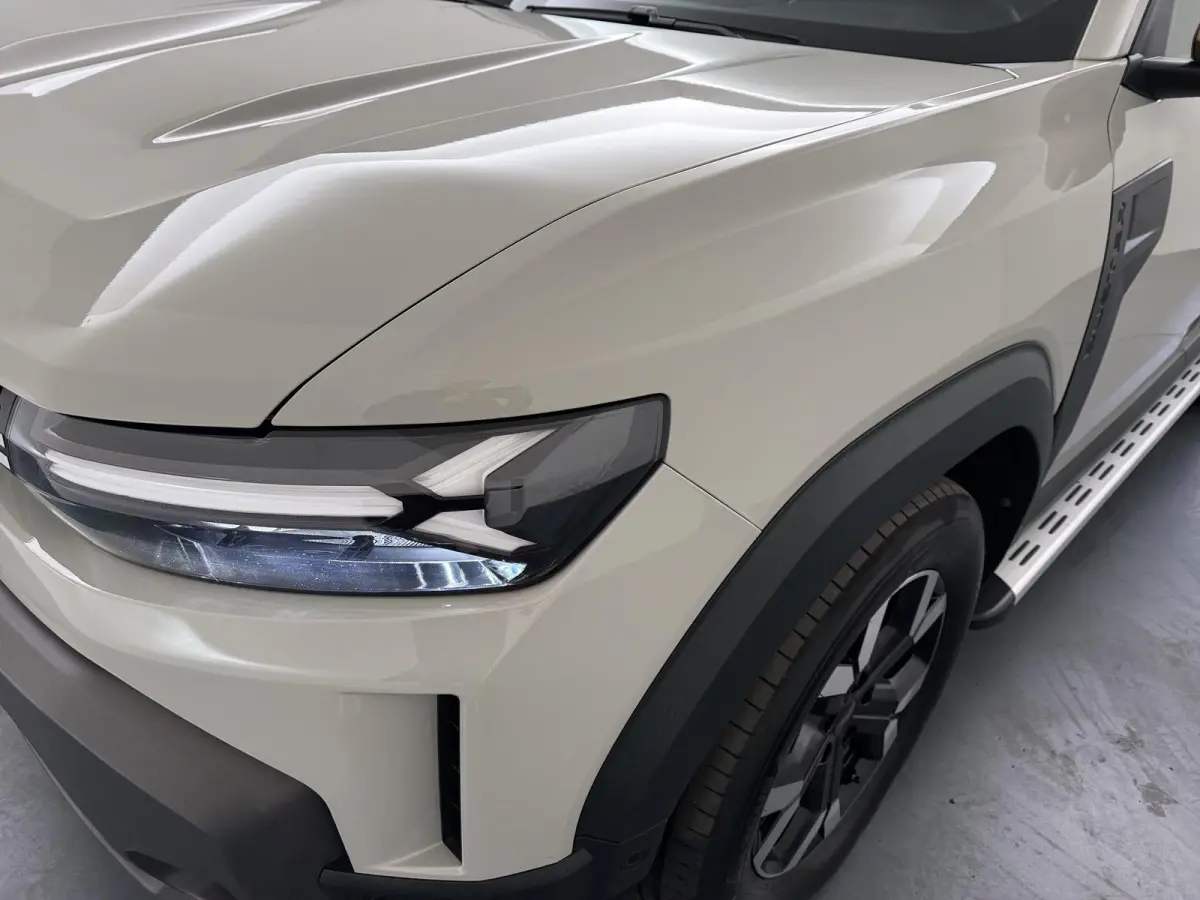 1.6 Hybrid 140 Extreme | Apple Carplay/Android Auto | 360 Camera | Sidesteps |