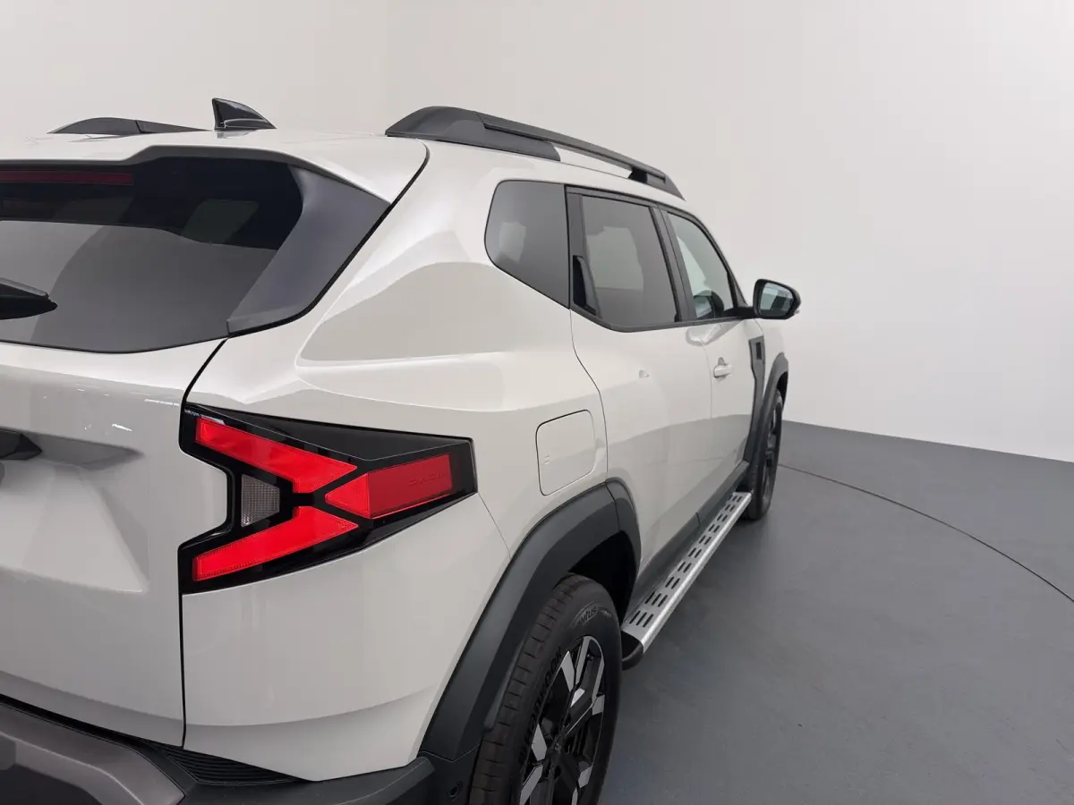 1.6 Hybrid 140 Extreme | Apple Carplay/Android Auto | 360 Camera | Sidesteps |