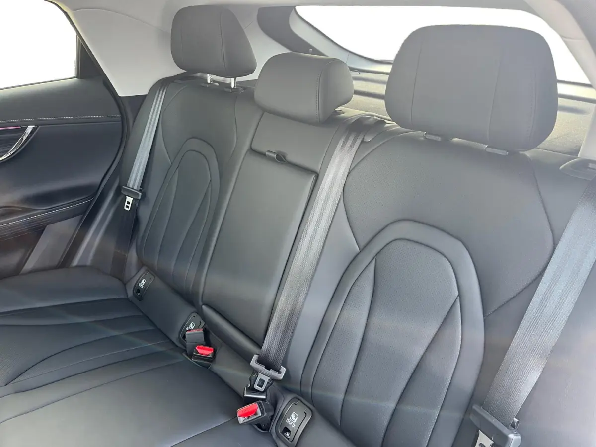 Premium 61 kWh | DEMO | 360 camera | Leder | Stoelverwarming en stoelverkoeling | Carplay |