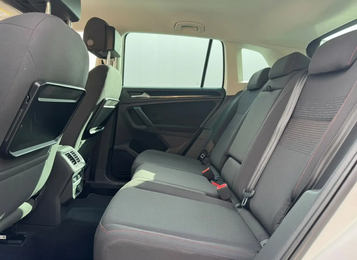 1.4 TSI 126PK COMFORTLINE BUSINESS CARPLAY/ACC/PDC/NAVIGATIE