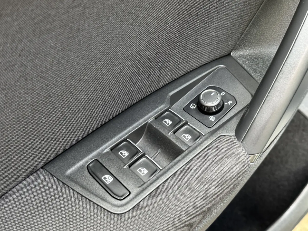 1.4 TSI 126PK COMFORTLINE BUSINESS CARPLAY/ACC/PDC/NAVIGATIE
