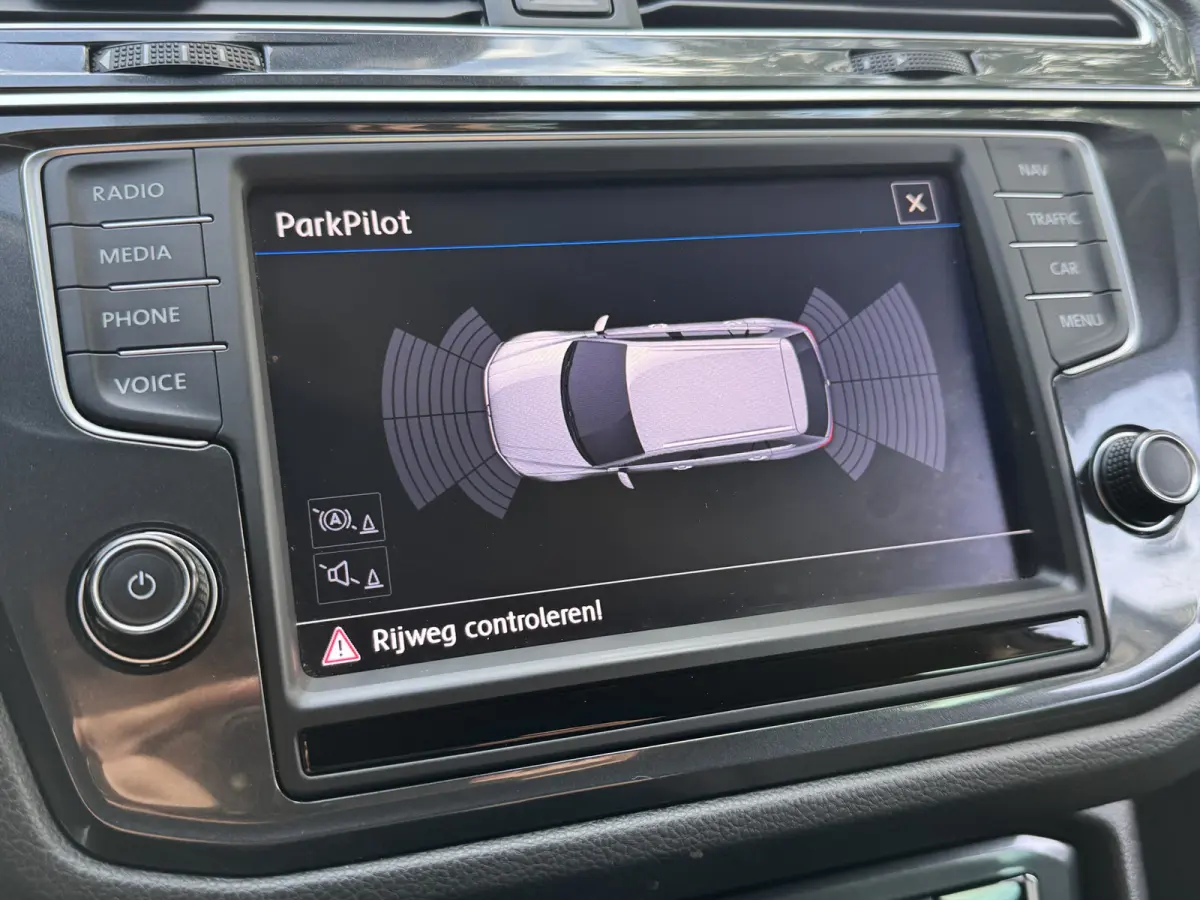 1.4 TSI 126PK COMFORTLINE BUSINESS CARPLAY/ACC/PDC/NAVIGATIE