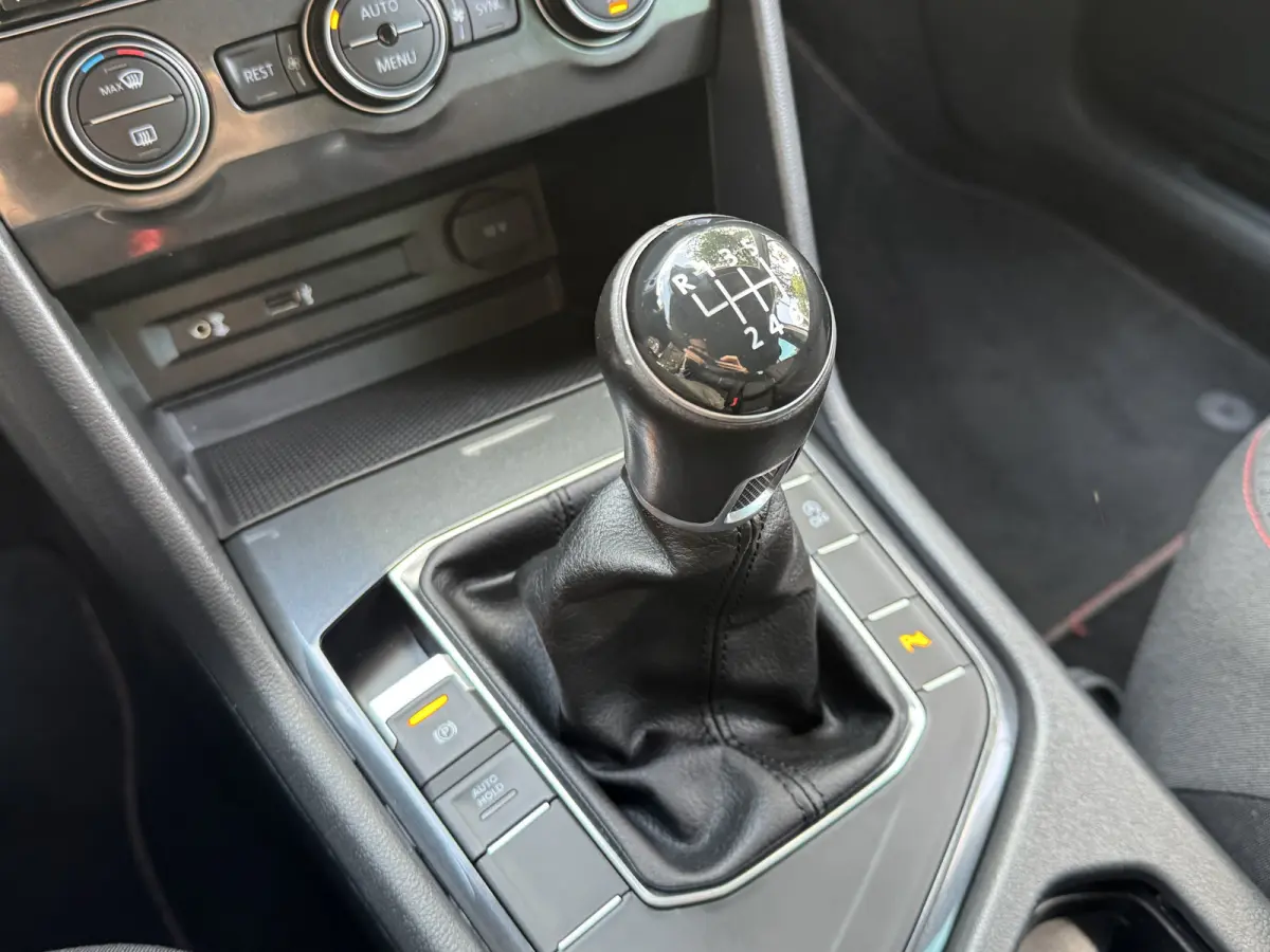 1.4 TSI 126PK COMFORTLINE BUSINESS CARPLAY/ACC/PDC/NAVIGATIE