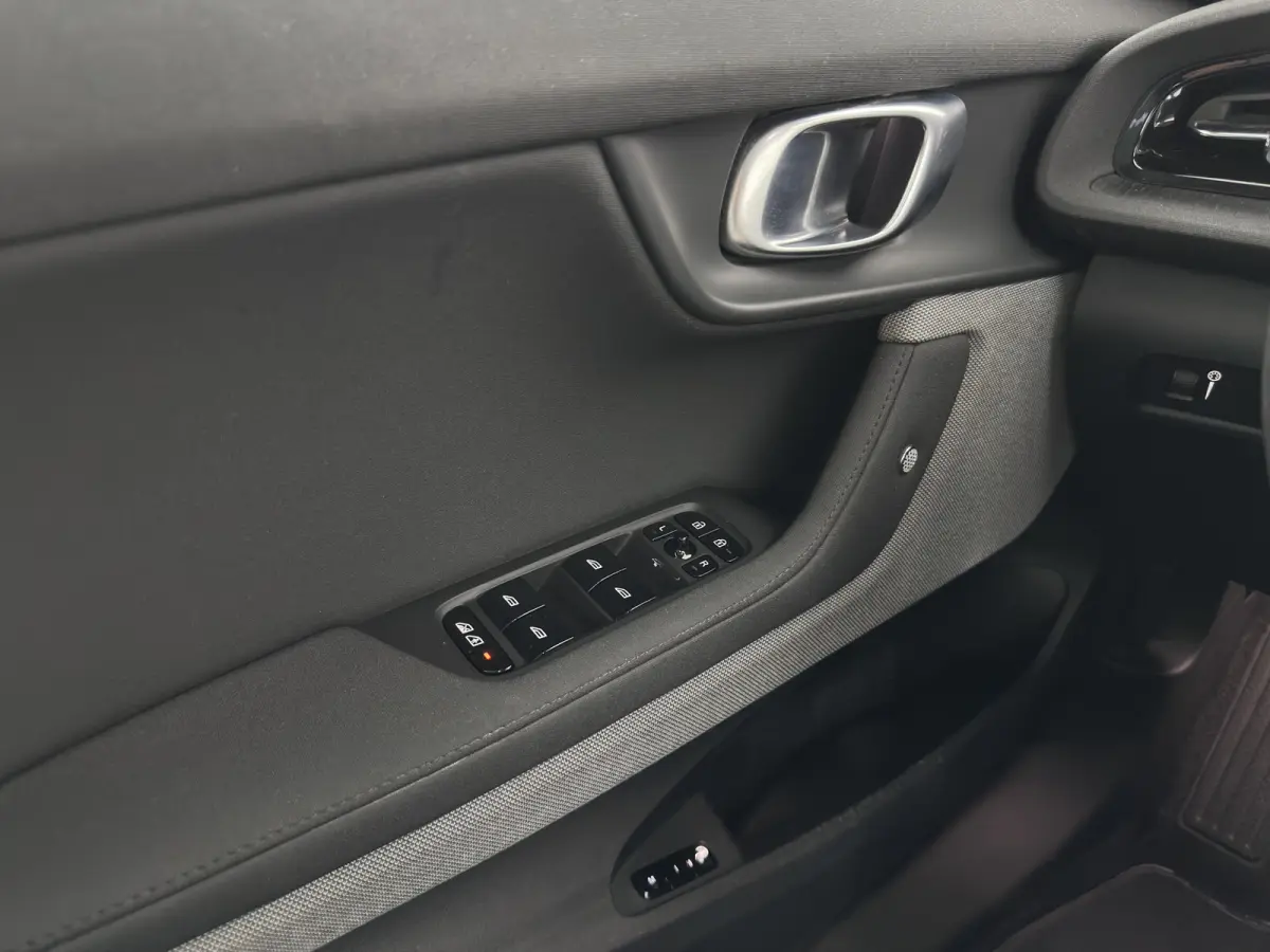 Long Range Dual Motor 78 kWh [3-Fase-11kW] {SOH-88%} (INCL-BTW) Aut. *PANO | FULL-LED | MEMORY-PACK | CAMERA | KEYLESS | LANE-ASSIST | DIGI-COCKPIT | CARPLAY | DAB+ | HEATED-COMFORTSEATS | C