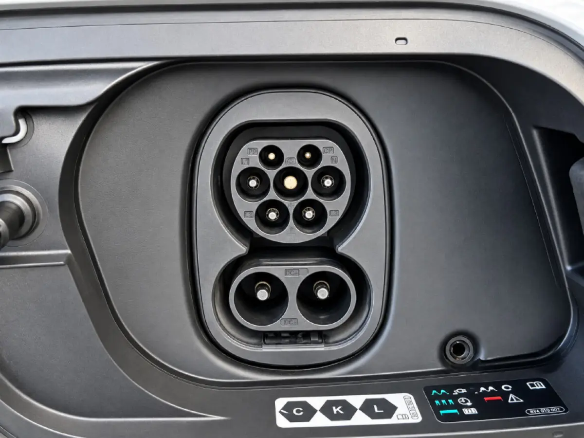 40 Advanced edition 77 kWh SOH 95,2% | Assistentie Pakket | Interieur-pakket | Keyless-pakket | 3 Fase | Leder | 1e Eigenaar | Dealeronderhouden |