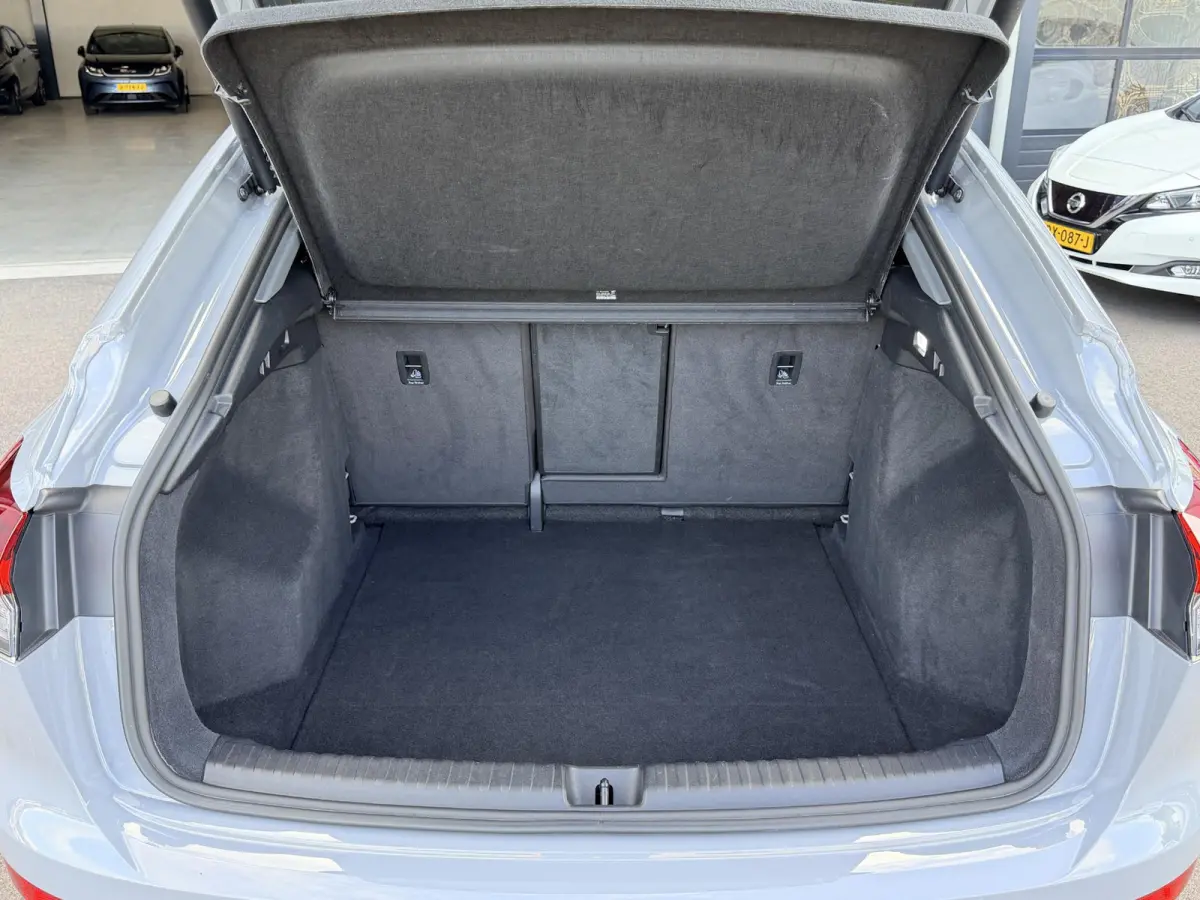 40 Advanced edition 77 kWh SOH 95,2% | Assistentie Pakket | Interieur-pakket | Keyless-pakket | 3 Fase | Leder | 1e Eigenaar | Dealeronderhouden |