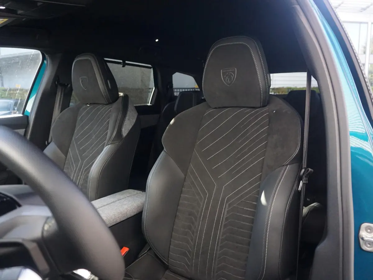 GT Avantage 73 kWh 7p Leder Alcantara