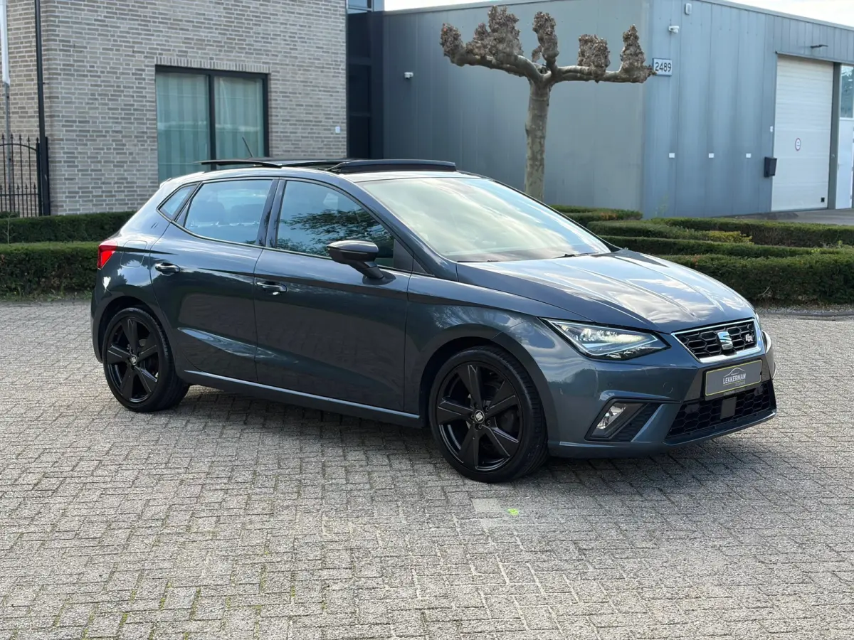1.0 TSI FR DSG I PANO I CARPLAY I VIRTUAL DASH I ALCANTARA I CAMERA
