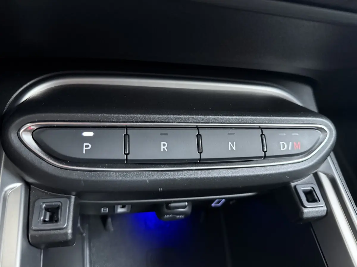 1.2 e-Hybrid Summit | Achteruitrijcamera | Airco (automatisch) | Apple Carplay/Android Auto|telefoonintegratie premium