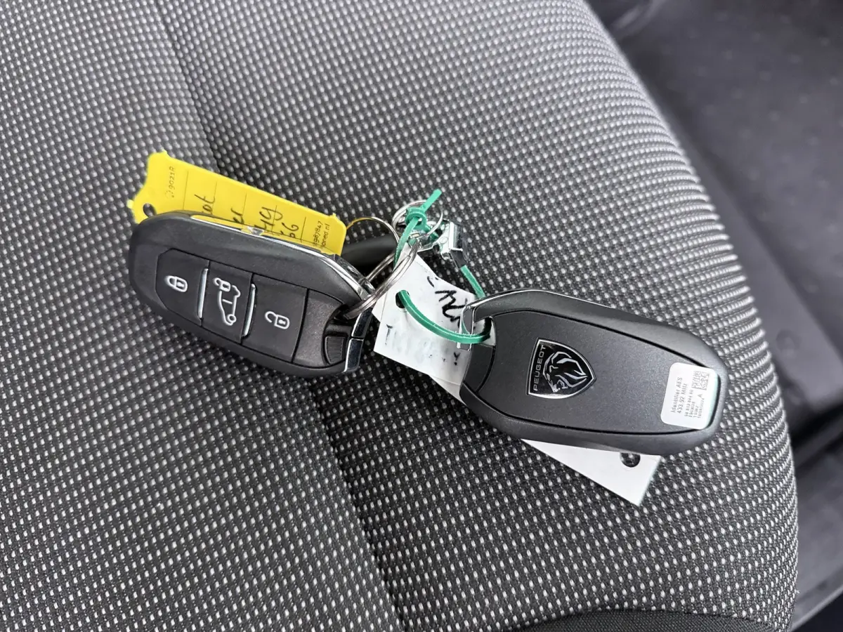 1.5 BlueHDi 130 EAT8 S&S L1 | Achteruitrijcamera | Airco (automatisch) | Apple Carplay/Android Auto|telefoonintegratie premium