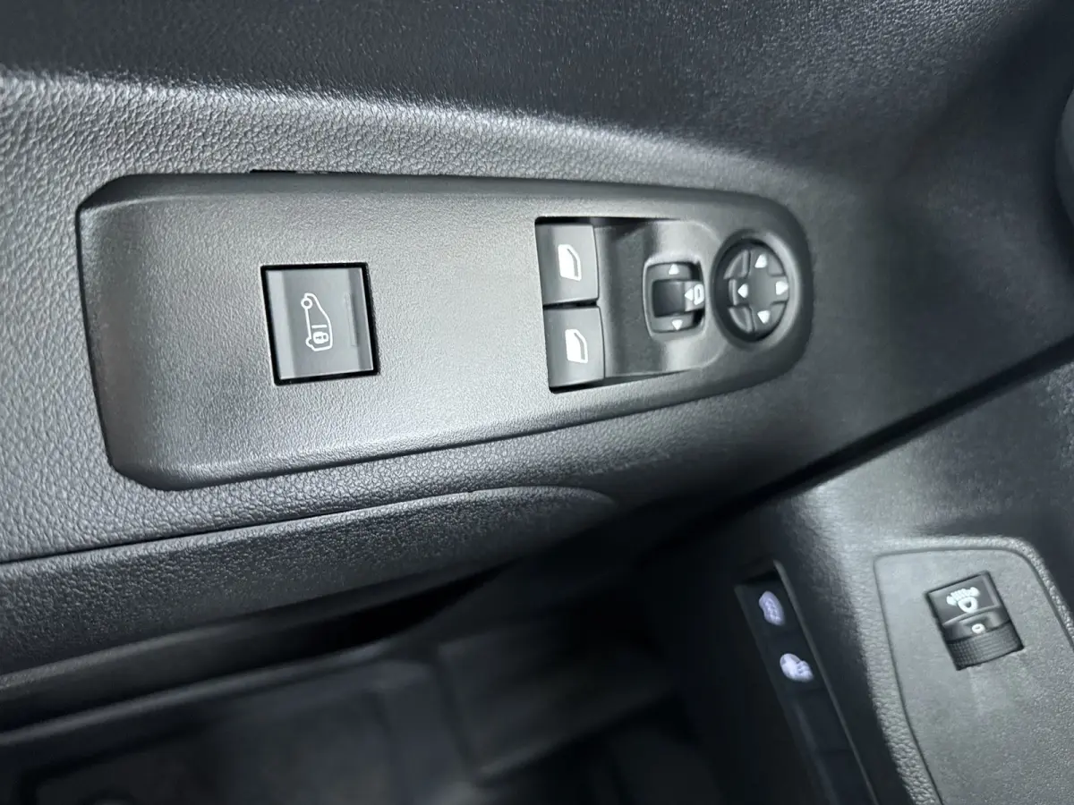 1.5 BlueHDi 130 EAT8 S&S L1 | Achteruitrijcamera | Airco (automatisch) | Apple Carplay/Android Auto|telefoonintegratie premium