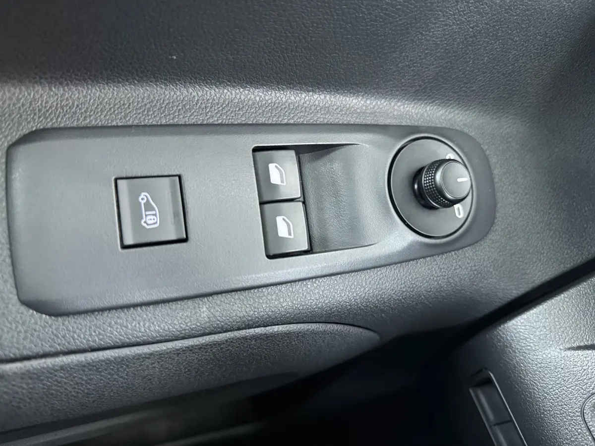 1.5 BlueHDI 100 L2 | Airco | Apple Carplay/Android Auto|telefoonintegratie premium | Centrale deurvergrendeling met afstandsbediening
